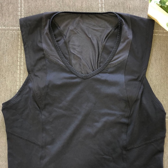 lululemon Run Tank - Gently Worn! - Picture 2 of 4